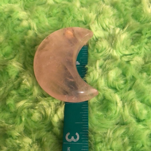 Rose quartz moon palm stone - Picture 7 of 8